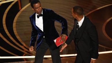 US actor Will Smith (R) slaps US actor Chris Rock onstage during the 94th Oscars at the Dolby Theatre in Hollywood, California on March 27, 2022. Robyn Beck / AFP