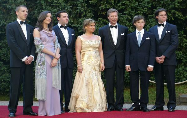 Prince Louis of Luxembourg, Princess Alexandra, Crown Guillaume, Grand Duchess Maria Teresa, Grand Duke Henry, Prince Sebastien and Prince Felix at the castle of Berg , 01 July 2006 in Colmar-Berg. AFP PHOTO JEAN-CHRISTOPHE VERHAEGEN