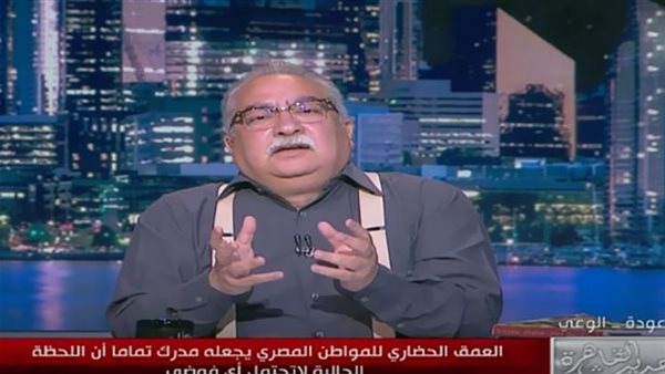 إبراهيم عيسى ينتقد قرار الأوقاف بالصلاة على النبي.. "دروشة" (فيديو)