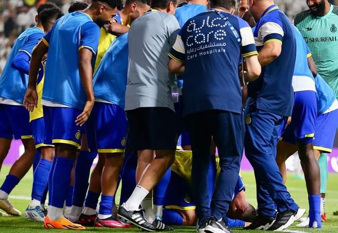 بالفيديو... احتفال كريستيانو رونالدو بالسجود بعد تسجيله هدفًا في مرمى الشباب منح به الفوز للنصر #النصر_الشباب