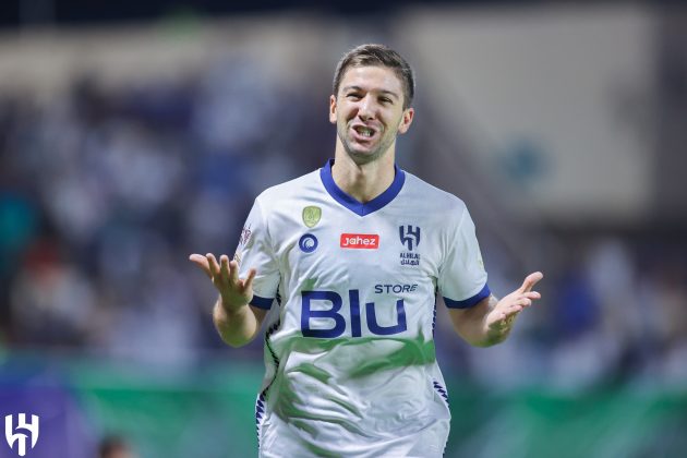 الهلال يحسم مصير لوسيانو فييتو