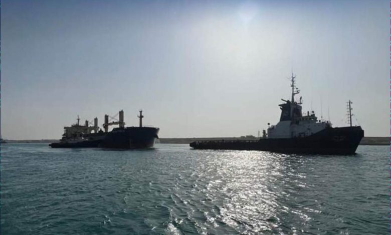 رئيس هيئة قناة السويس: الإنقاذ البحري نجح في تعويم سفينة شحن جنحت بالمجرى الملاحي