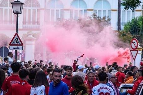 واحدة من أكبر الفضائح .. مشجعو إشبيلية يخططون لمقاطعة مباراة ريال مدريد