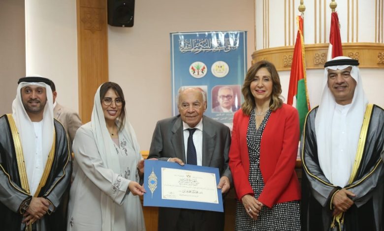 وزيرة الثقافة وسفيرة الإمارات ورئيس دائرة الشارقة يحتفلون بتكريم 4 أدباء مصريين