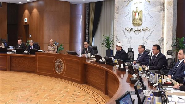 الحكومة توافق على عدد من القرارات أبرزها الرخصة الذهبية
