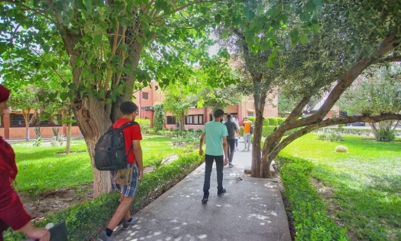 اختلالات وتحكم فصائل واكتظاظ.. خلاصات مهمة استطلاعية‬ بالأحياء الجامعية