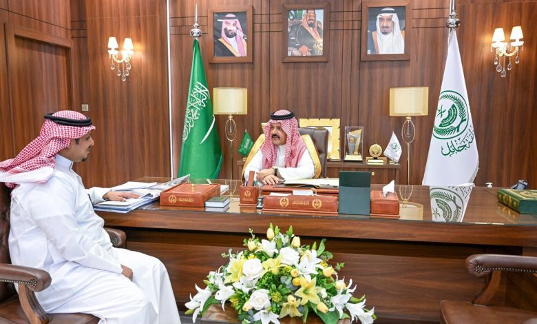 أمير حائل يطّلع على مؤشرات نسب الإنجاز للمشاريع والخدمات البلدية بالمنطقة