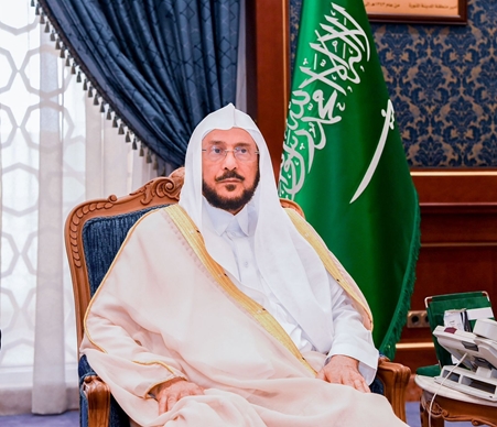 السعودية.. آل الشيخ يطالب الدعاة «المتراجعين» بالتبرؤ العلني من أفكارهم التي غررت بالناس