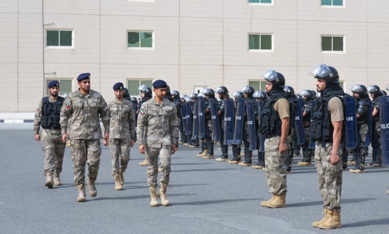بالصور.. قائد عام شرطة أبوظبي ومديرو القطاعات يهنئون المناوبين بعيد الأضحى