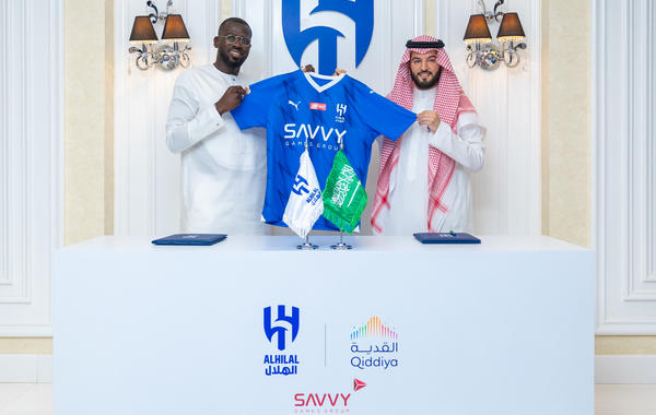 رسميا.. السنغالي كوليبالي أحدث المنضمين لقلعة الهلال السعودي - الصورة من حساب نادي الهلال السعودي على تويتر