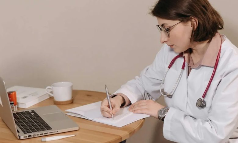 متى يقرر الطبيب الولادة القيصرية؟