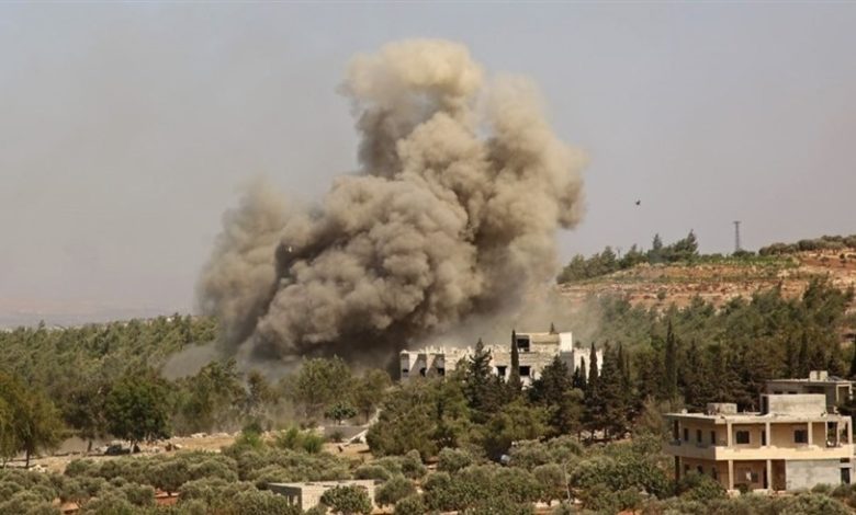 مقتل 4 مدنيين وإصابة 25 في قصف جوي روسي غربي إدلب
