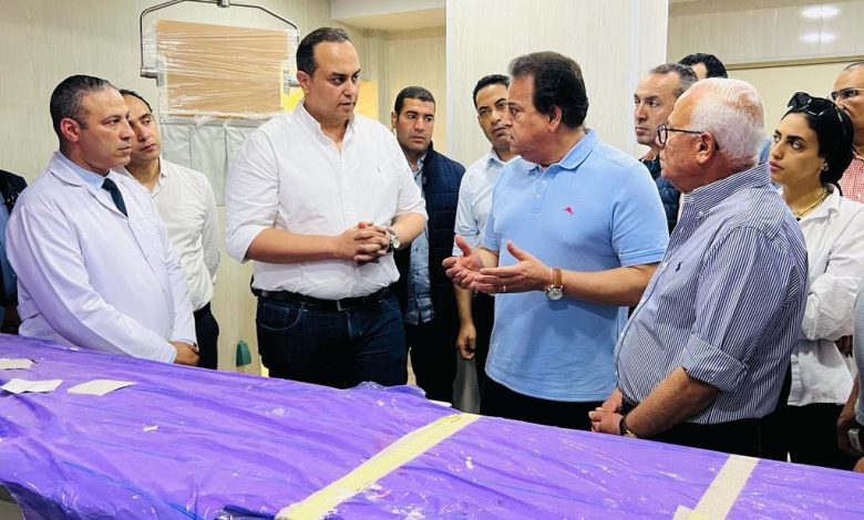 وزير الصحة ورئيس الرعاية الصحية يتفقدان تجهيزات مبنى الجناح البحري بمستشفى السلام بورسعيد