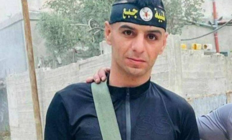 أحد مقاتلي كتيبة جبع التي يطارد مقاوميها جيش الاحتلال.. الأجهزة الأمنية الفلسطينية تعتقل المطارد عيد حمامرة 