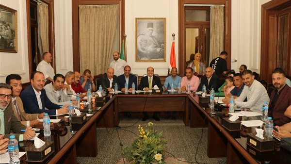 السكرتير العام لحزب الوفد يجتمع مع أدمن ومؤسسي الجروبات الوفدية