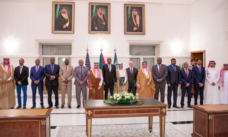 السودان .. الجيش يعلن أسباب انسحابه من "حوار جدة" ويثمن جهود المملكة