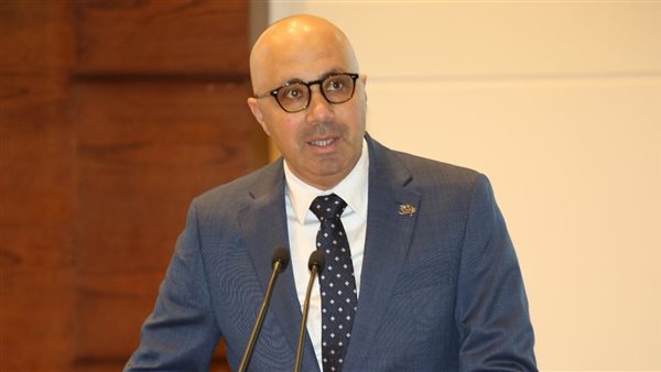الفنون الشعبية تستأنف صدورها بعدد خاص يحتفي بـأحمد مرسي