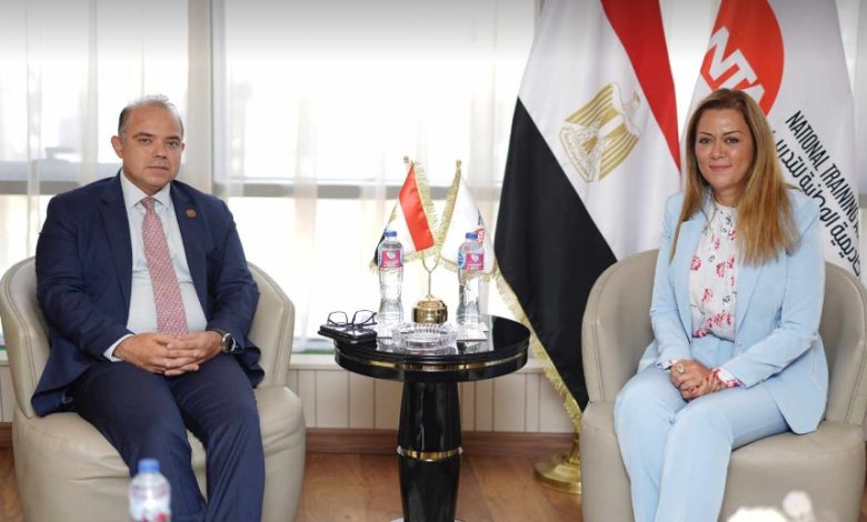 رئيس الرقابة المالية يترأس إحدى لجان اختيار الكوادر النسائية بالأكاديمية الوطنية للتدريب