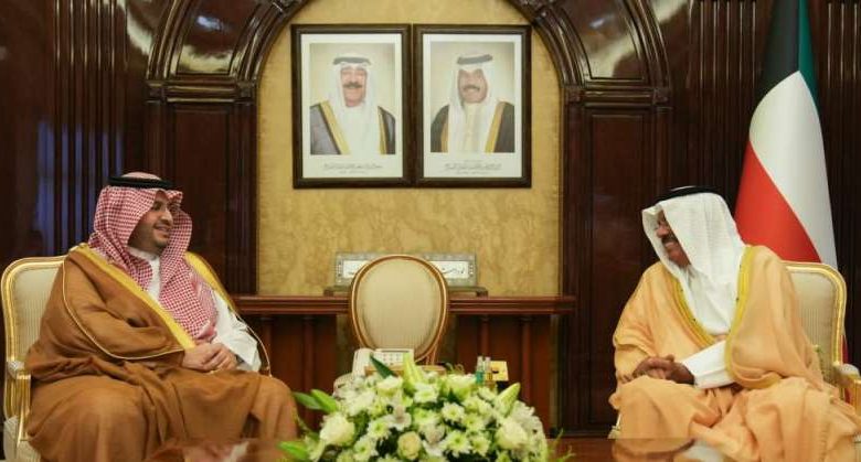 رئيس الوزراء يستقبل الأمير تركي بن محمد آل سعود