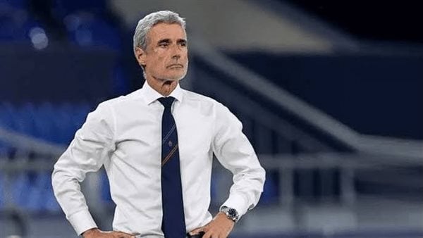 منافس الزمالك.. لويس كاسترو يوافق على تدريب النصر السعودي