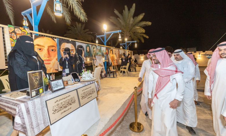 نائب أمير منطقة حائل يزور فعاليات بيت حائل في نسخته الثانية