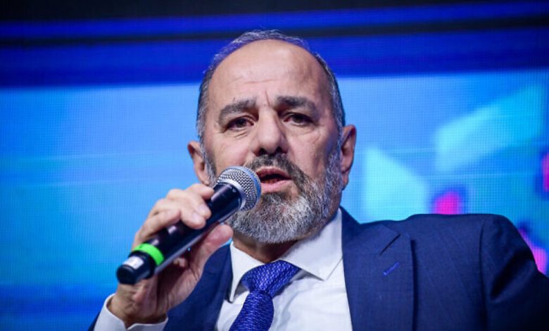 وزير الرفاه والضمان الاجتماعي للمحكمة: تبني المثليين للأطفال ليس في مصلحة الطفل