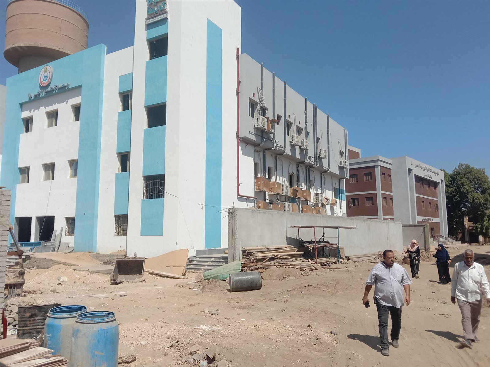 رئيس مركز ومدينة صدفا بتفقد مشروعات جارية في مبادرة حياة كريمة بالبربا