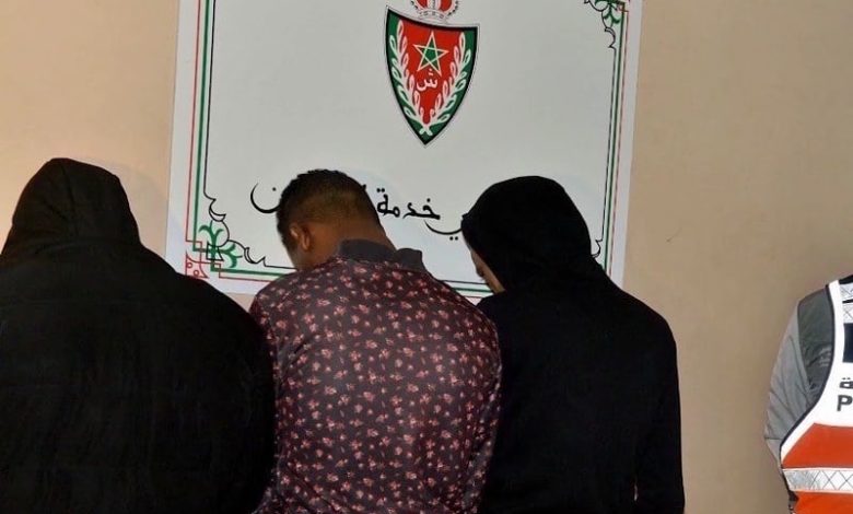 سرقة محلات تجارية توقف 3 أشخاص
