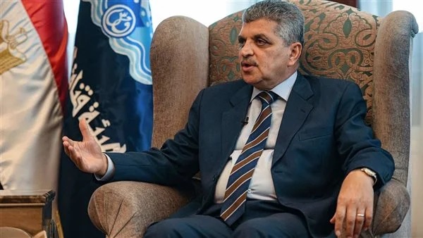 أسامة ربيع: تعاملنا بشكل فوري مع عطل ناقلتين خلال عبورهما قناة السويس