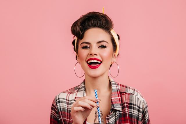 أفكار رسمات أيلاينر ريترو لصيف 2023