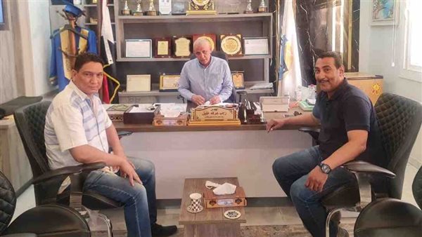 أمين الحركة الوطنية بقنا يلتقي برئيس مياه الشرب والصرف الصحي لبحث طلبات المواطنين