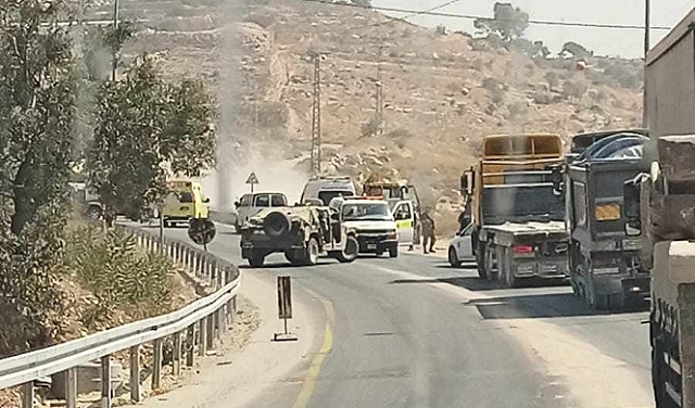 إصابة مستوطنين بجراح خطرة جراء عملية إطلاق نار قرب الخليل وانسحاب المنفذ