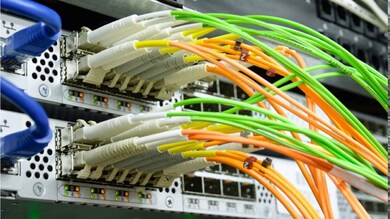 اتصالات النواب: توصيل خدمات الألياف الضوئية بجميع المناطق والأحياء بنهاية العام