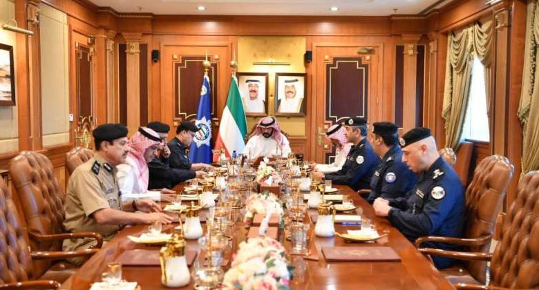 الخالد يترأس اجتماعاً أمنياً ويطلع على نتائج الحملات الأمنية والمرورية