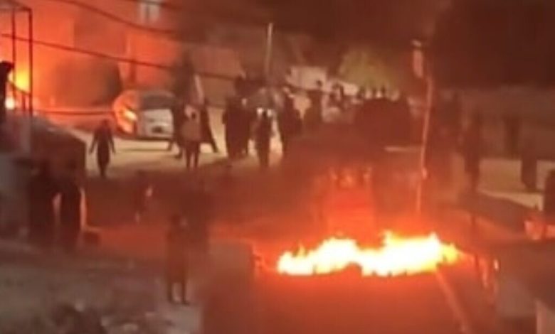 الشرطة تخلي رئيسة بلدية بيت شيمش من مدرسة في أعقاب قيام يهود حريديم بأعمال شغب