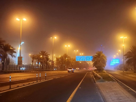 «المرور» تهيب جميع السواق أخذ الحيطة والحذر أثناء السياقة نظراً لوجود موجة غبار