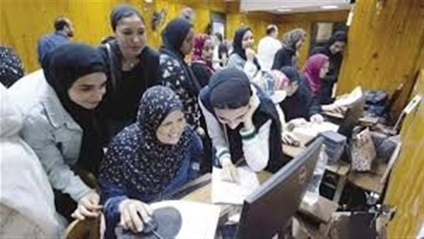 بالدرجات.. تعرف علي مؤشرات تنسيق الثانوية العامة 2023 المرحلة الأولى لكليات القمة أدبي