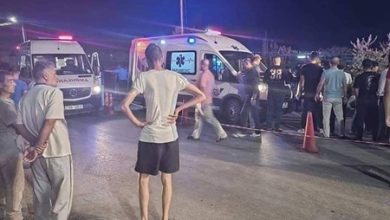 سباق بين مركبتين يتسبب بوفاة 5 أشخاص بالأردن.. سيدتان و3 أطفال