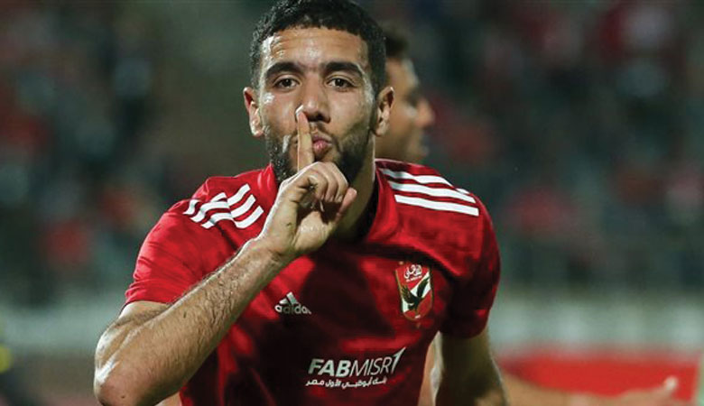 شوبير يعلن إعارة أحمد قندوسي من الأهلي لسيراميكا