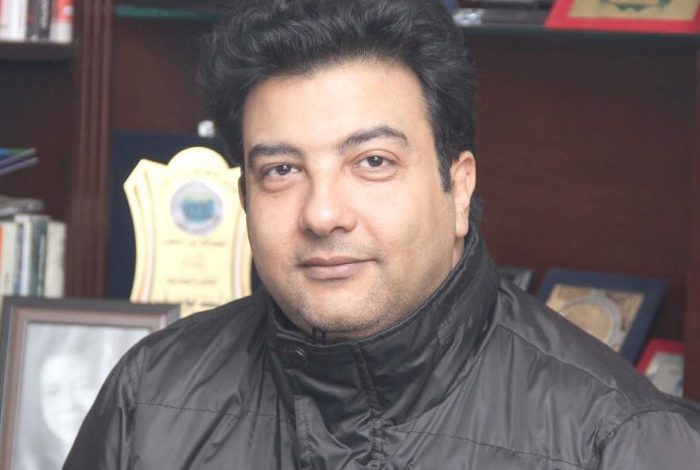 عضو اللجنة العليا للمهرجان القومي للمسرح يطالب بحضور المتنافسين لحفل الختام