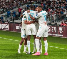 مارسيليا يتعادل بصعوبة مع ميتز في الدوري الفرنسي