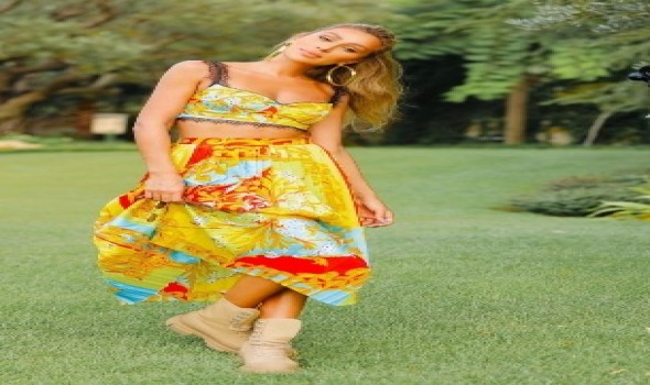 مايا دياب بإطلالات منقوشة تناسب أجواء الصيف