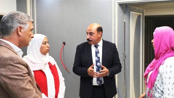محافظ أسوان يتفقد الأعمال الجارية بمشروع إعداد مقر للشبكة الوطنية الموحدة للطوارئ