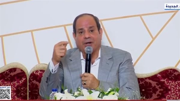 مواطن يوجه سؤالا لـ السيسي بشأن المسجونين