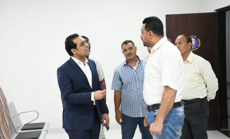 نائب محافظ قنا يتفقد مجمع الخدمات الحكومية والوحدة الصحية بقرية المراشدة