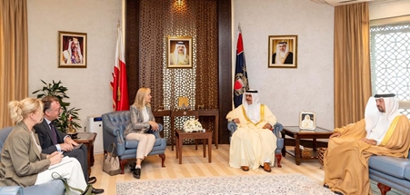 وزير الداخلية يستقبل مدير عام الجمارك بمملكة هولندا ويشيد بمستوى التنسيق والتعاون المشترك