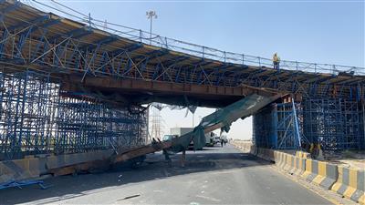 الداخلية: تصادم شاحنة بجسر تحت الإنشاء على الدائري الخامس مقابل الأفنيوز