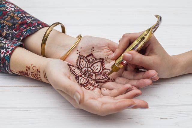 أجمل رسومات حناء للاحتفال باليوم الوطني السعودي