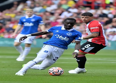 إيفرتون يتعادل مع شيفيلد في مباراة مثيرة بالدوري الإنجليزي