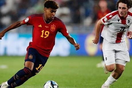 برشلونة يجهز مفاجئة للامين يامال